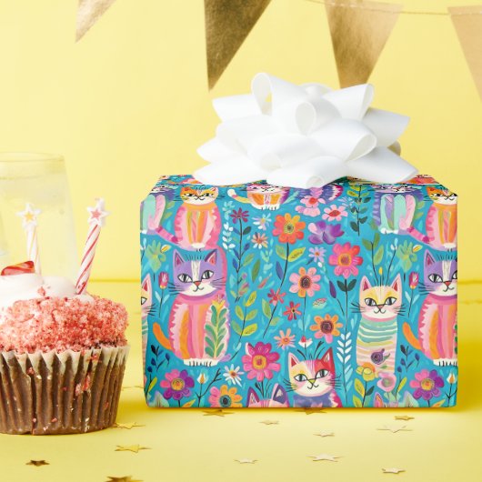 Farbige Katzen und Blume Whimsischer Geburtstag Geschenkpapier (Geburtstagsparty)