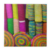 Farbige Körbe am Markt Fliese (Vorderseite)