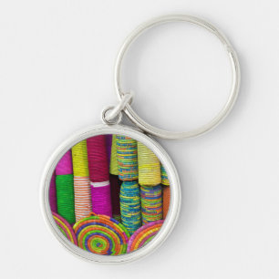 Farbige Körbe am Markt Schlüsselanhänger