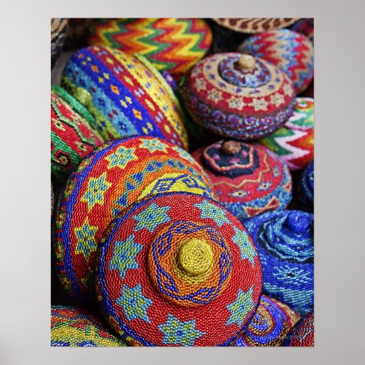 Farbige Körbe aus farbigen Kunststoffperlen Poster (Vorne)