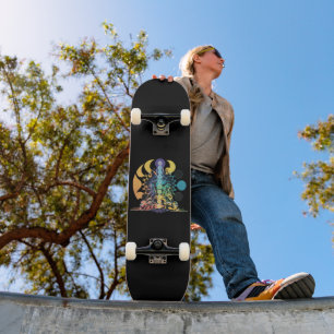 Farbige Kosmische Chakra-Meditation Spirituelle En Skateboard