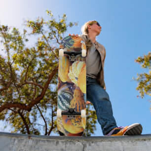 Farbige Kürbisse in Nahaufnahme  Skateboard