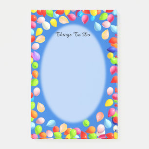 Farbige Luftballons auf himmelblauen Dinge zu tun Post-it Klebezettel