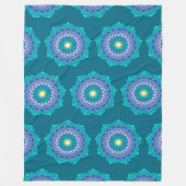 Farbige Mandala auf blauem Hintergrund Fleecedecke (Vorderseite)