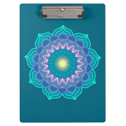 Farbige Mandala auf blauem Hintergrund Klemmbrett (Vorderseite)