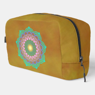 Farbige Mandala auf goldenem Hintergrund Waschbeutel