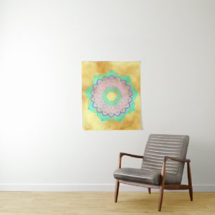 Farbige Mandala auf sanftem goldenen Hintergrund K Wandteppich