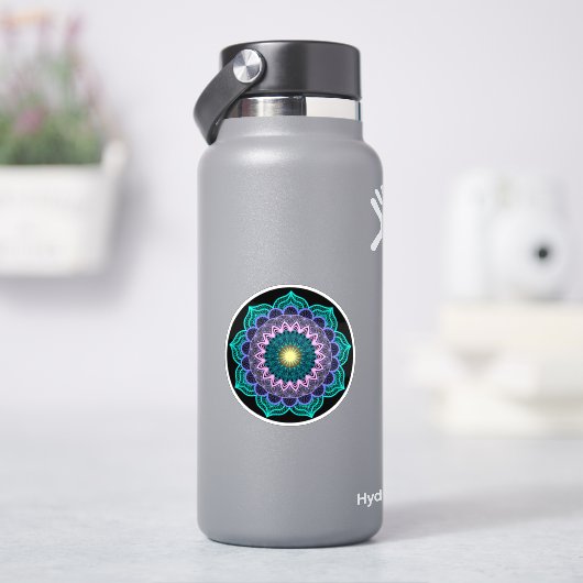 Farbige Mandala auf schwarzem Hintergrund Aufkleber (HydroFlask)