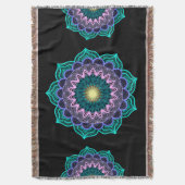 Farbige Mandala auf schwarzem Hintergrund Decke (Vorderseite Vertikal)