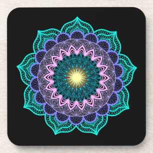 Farbige Mandala auf schwarzem Hintergrund Getränkeuntersetzer