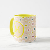 Farbige Monogramm Lächeln Daisy personalisiert Tasse (Vorderseite Links)