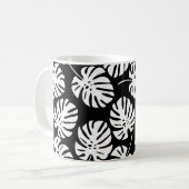Farbige Monstera-Blätter nahtlos Kaffeetasse (Vorderseite Links)