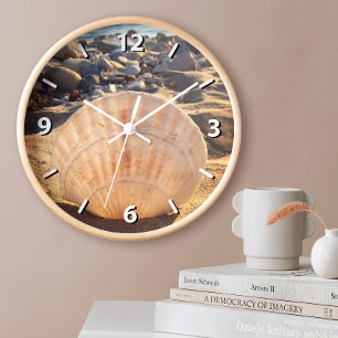 Farbige Muschel am kalifornischen Sandstrand Foto Große Wanduhr