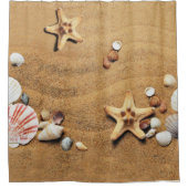Farbige Muscheln auf dem Duschvorhang mit Sand (Vorderseite)