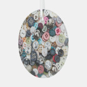 Farbige Nähknöpfe, natürlicher Stoffhintergrund Ornament Aus Glas (Vorderseite links)