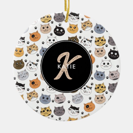 Farbige Niedliche Funny Cats & Paw Muster Monogram Keramik Ornament (Vorne)