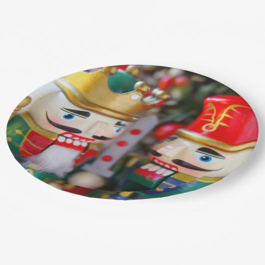 Farbige Nussknacker Pappteller (Schrägansicht)