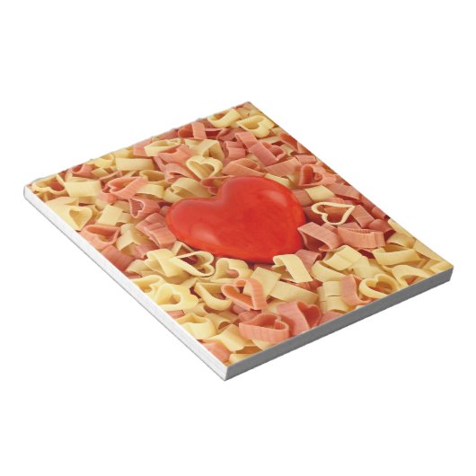 Farbige Pasta in Herzform Notizblock (angewinkelt)
