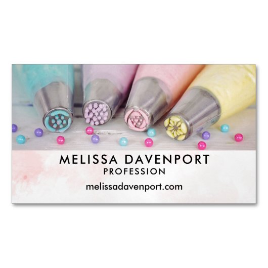 Farbige Pastell-Kuchen-Dekorationstools Fotografie Magnetische Visitenkarte (Vorderseite)