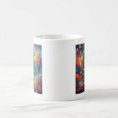 Farbige Pfauenfedern und Blumen Kaffeetasse (Mittel)