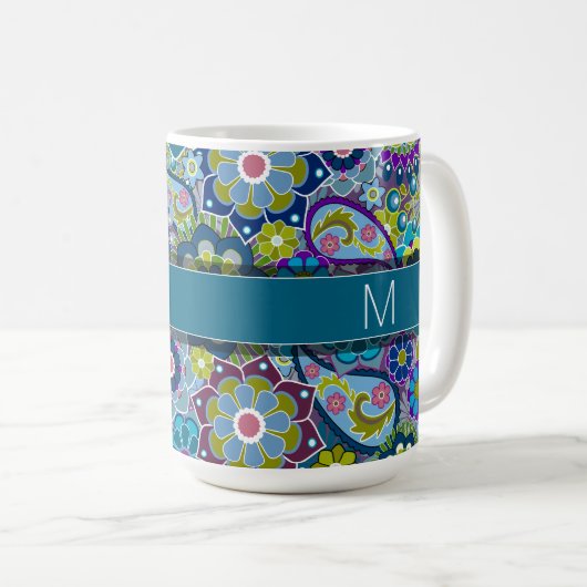 Farbige Retro-Blume mit Monogramm Kaffeetasse (VorderseiteRechts)
