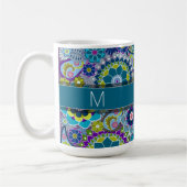 Farbige Retro-Blume mit Monogramm Kaffeetasse (Links)