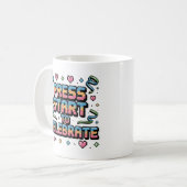 Farbige Retro Pixel Press Start Gamer Feier Kaffeetasse (Vorderseite Links)