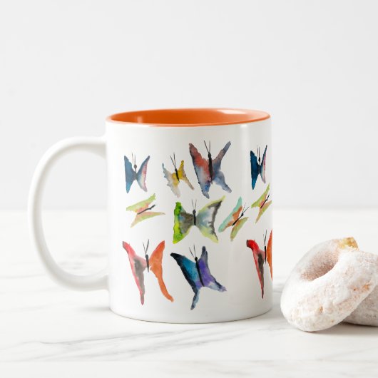 Farbige Schmetterlinge aus Aquarell Zwei-Tone-Kaff Zweifarbige Tasse (Mit Donut)