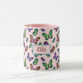 Farbige Schmetterlinge fügen Ihren Namen hinzu Tasse (Zentrum)