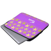 Farbige Seesterne auf lila Laptopschutzhülle (Vorne Knopf)