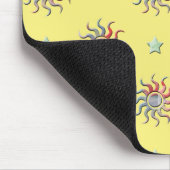 Farbige Sonne und Sterne Design Mousepad (Ecke)