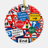 Farbige Straßenschilder Keramik Ornament (Vorne)