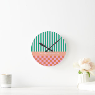 Farbige Streifen und Karos Grün rosa Orange Runde Wanduhr
