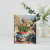Farbige Töpferei mit Blume [Stillleben] Postkarte (Stehend Vorderseite)