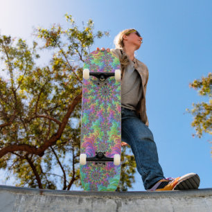 Farbige Trippy Lebendige Groovy Fraktal Explosion Skateboard