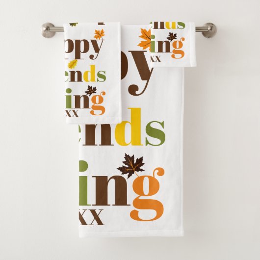 Farbige Typografie Happy Friendsgiving Fall Badhandtuch Set (Insitu)