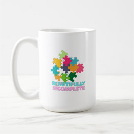 Farbige unvollständige farbenfrohe Puzzle-Teil Kaffeetasse