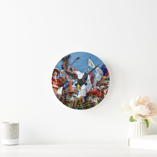 Farbige US-Jungfrau-Inseln Mocko Jumbie Jamboree Runde Wanduhr (Zuhause)