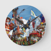 Farbige US-Jungfrau-Inseln Mocko Jumbie Jamboree Runde Wanduhr (Vorderseite)