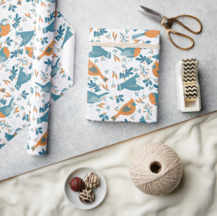 Farbige Vögel mit den Symbolen Winter und Weihnach Geschenkpapier