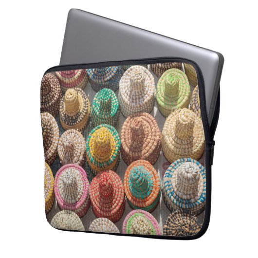 Farbige Waldhütten Laptopschutzhülle (Vorderseite Links)