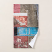 Farbige Wand mit blauer Tür Badhandtuch Set (Handtuch)