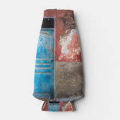 Farbige Wand mit blauer Tür Flaschenkühler (Vorderseite)