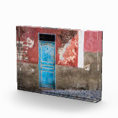 Farbige Wand mit blauer Tür Fotoblock (Rechts)