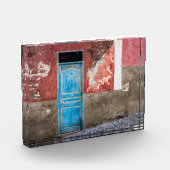 Farbige Wand mit blauer Tür Fotoblock (Links)
