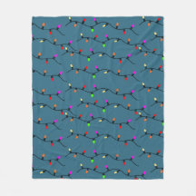 Farbige Weihnachtslichter auf Blau