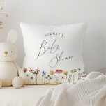 Farbige Wildblume Kinderdusche Kissen<br><div class="desc">Dieses farbenfrohe Babyduschköpfchen mit Wildblume ist perfekt geeignet für Ihre kleine, schwindelerregende Babydusche mit Regenbogen. Die hellen, zauberhaften Rosa-, Gelb-, Orange- und Goldfloralen verleihen diesem Produkt das Gefühl eines minimalistischen, eleganten und Vintagen Hippie-Frühlinggartens. Das moderne Design ist künstlerisch und zart und zeigt eine klassische erdige Wiese in Aquarell. Egal, für...</div>