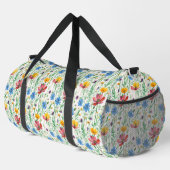 Farbige Wildblumen und grünes Gras Duffle Bag (Rechte Ecke)