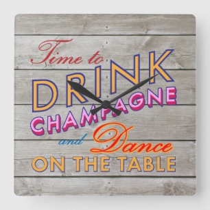 Farbige Zeit zum Trinken von Champagner Wanduhr