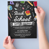 Farbige Zurück zur Schulversorgung - Tafel Flyer (Hand)